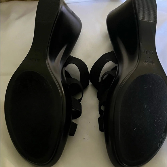 ITALIAN SHOEMAKERS~BLACK BLING~HEELS~NWOT~9 - Picture 6 of 8